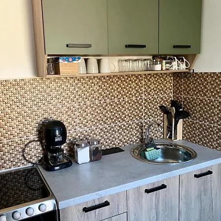 Borostyan Vendeghaz - *